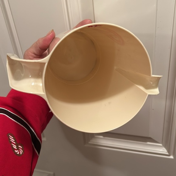 Vintage ribbed side 1990 Genesee Beer & Ale Collectible Plastic 8” Pitcher - Picture 3 of 4